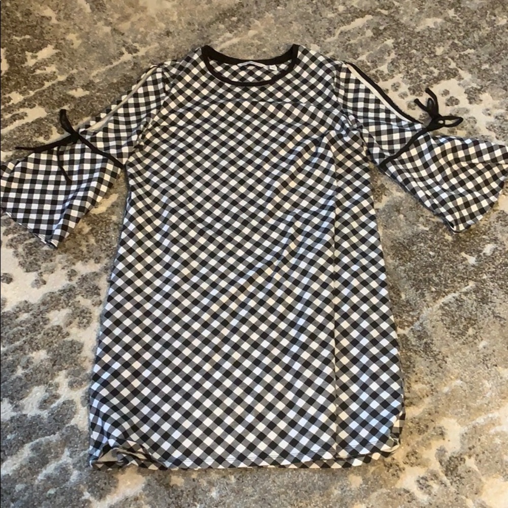 Isaac Mizrahi Cold Shoulder Dress
